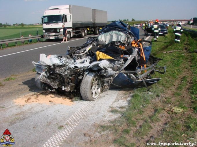 Koszmarny wypadek na autostradzie. Nie żyje 35latek
