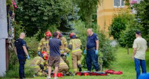 wypadł z czwartego piętra w Pabianicach