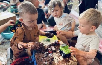 Baby Senses, czyli dzieciństwo pełnymi garstkami