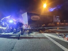 Z województwa: pasażer zginął w zmiażdżonym busie na A1