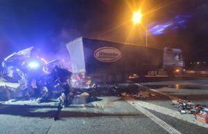 Z województwa: pasażer zginął w zmiażdżonym busie na A1